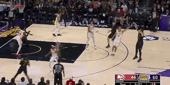 华体会登录入口-无敌！东契奇三分3中3连拿12分，湖人轰出21-2领先老鹰19分