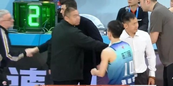 张庆鹏：这个赛季满怀希望到经历各种困难 没有完成北京球迷的希望