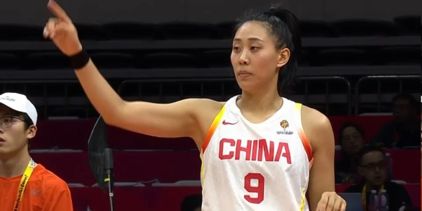 华体会体育登录入口-光漂亮有什么用？女篮颜值姐妹花合计10中2，球迷：辜负宫鲁鸣