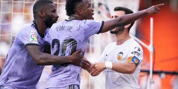 先被塞维利亚告，又被瓦伦西亚禁入，皇马四面楚歌？